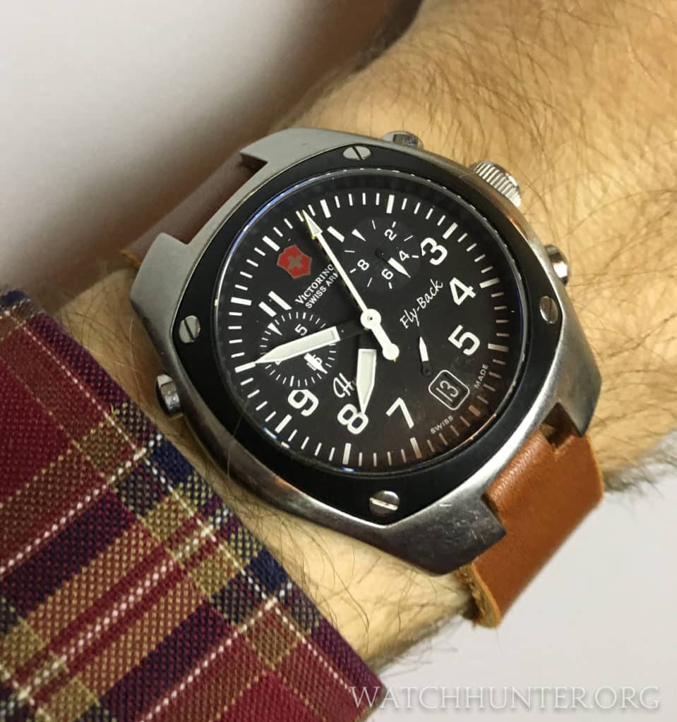 The Victorinox Swiss Army Hunter Mach 2 on leather wears and looks great.